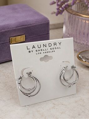Laundry by Shelli Segal Silver Tone Double Hoop Earrings (LR111/5)